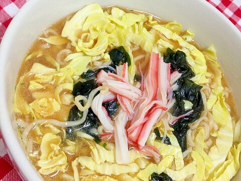 キャベツ&ワカメ&カニカマの味噌ラーメン☆